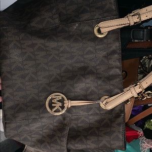 Micheal kors tote